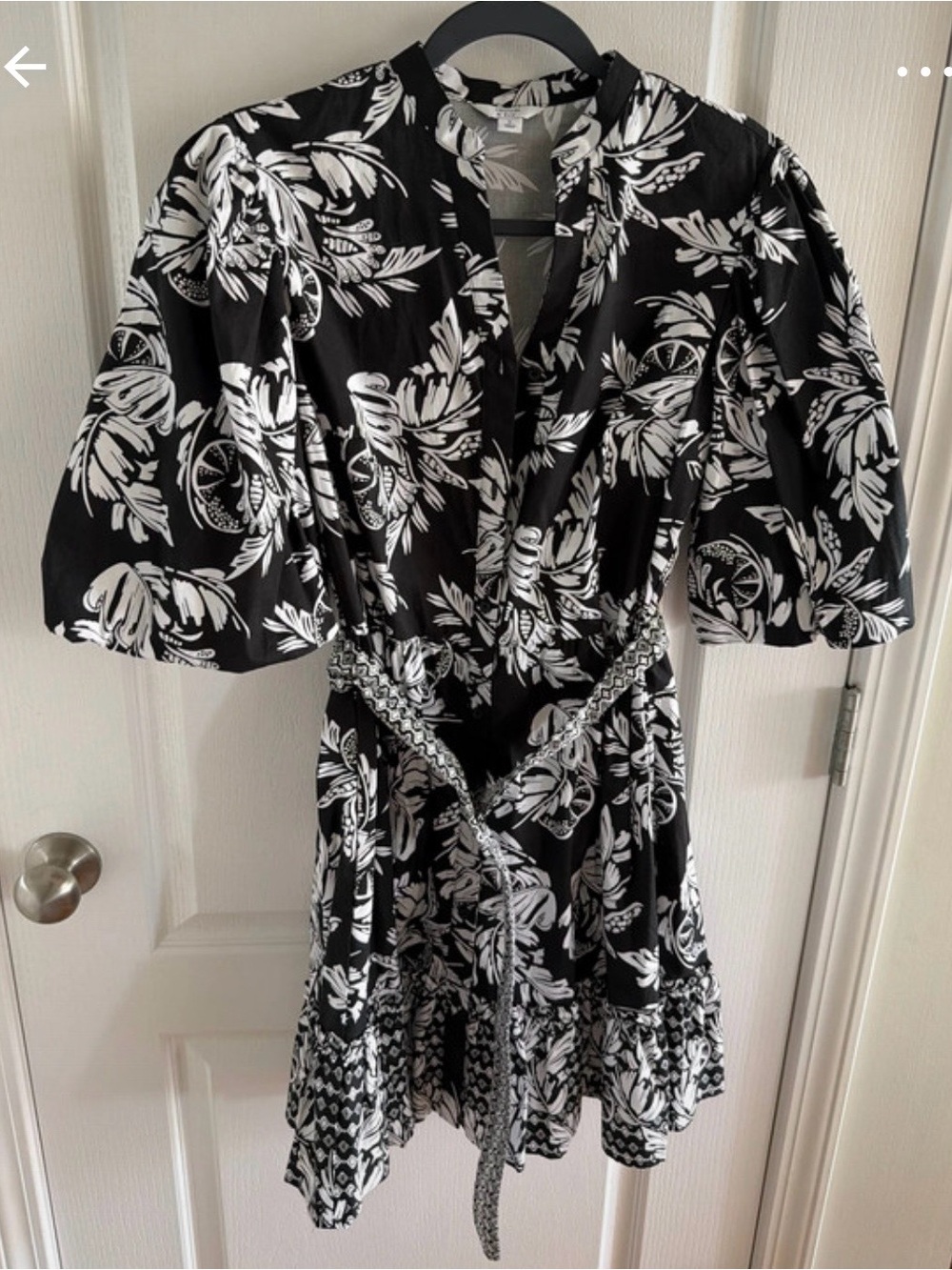 crown & ivy Black and White Floral Short Dress